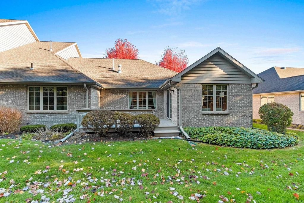 Photo of 407 Woodfield DRIVE, Green Bay, WI 54313 (MLS # 50317619)