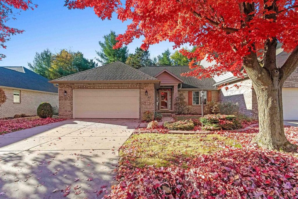 Photo of 407 Woodfield DRIVE, Green Bay, WI 54313 (MLS # 50317619)