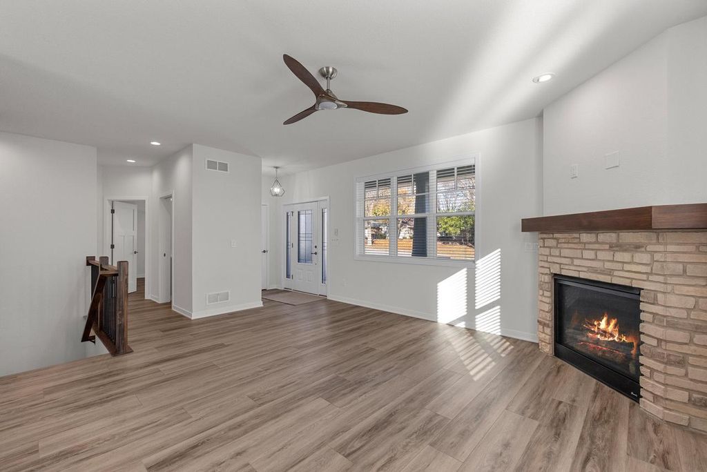 Photo of 10915 W Wisconsin AVENUE, Wauwatosa, WI 53226 (MLS # 1941594)