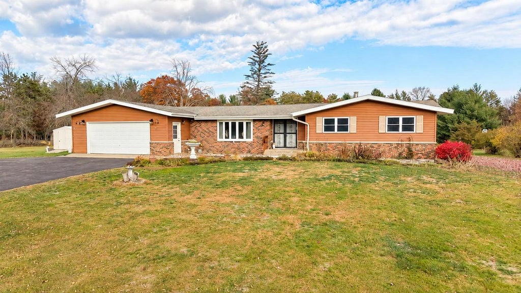 Photo of 106 W Kingsbury DRIVE, Necedah, WI 54646 (MLS # 2035697)
