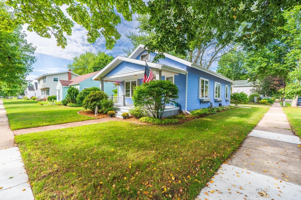 Photo of 2402 Emerson STREET, Wausau, WI 54403 (MLS # 22604343)