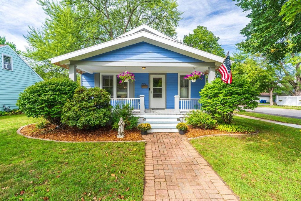 Photo of 2402 Emerson STREET, Wausau, WI 54403 (MLS # 22604343)