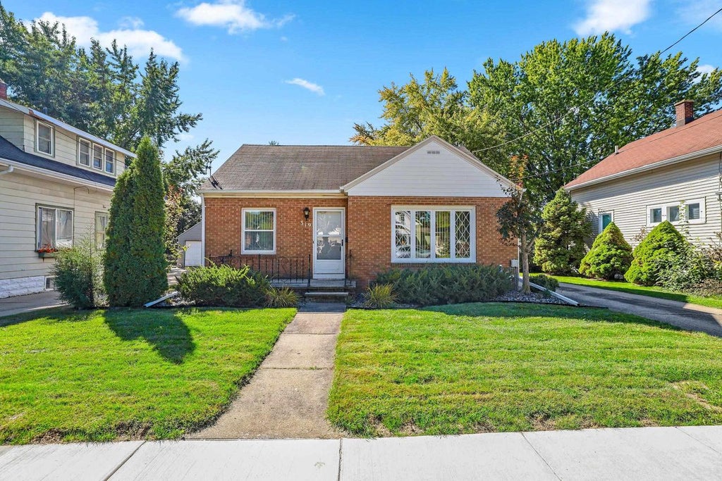 Photo of 319 E Lincoln AVENUE, Little Chute, WI 54140 (MLS # 50333612)