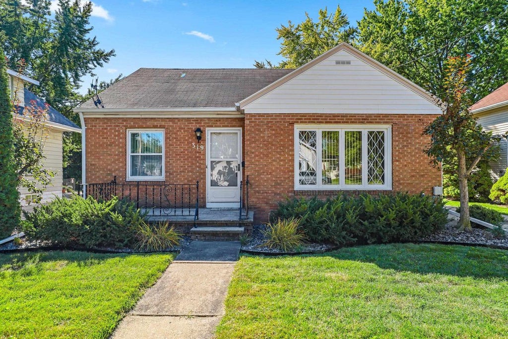 Photo of 319 E Lincoln AVENUE, Little Chute, WI 54140 (MLS # 50333612)