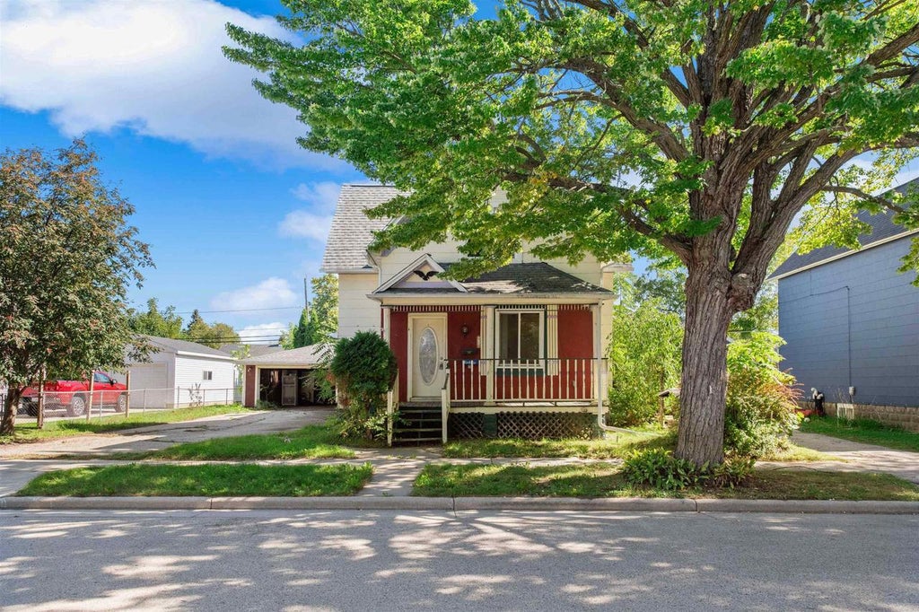 Photo of 1516 Oakes STREET, Marinette, WI 54143 (MLS # 50333399)
