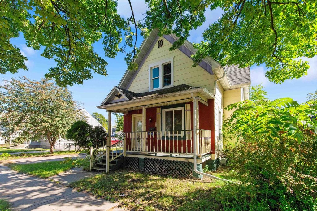 Photo of 1516 Oakes STREET, Marinette, WI 54143 (MLS # 50333399)