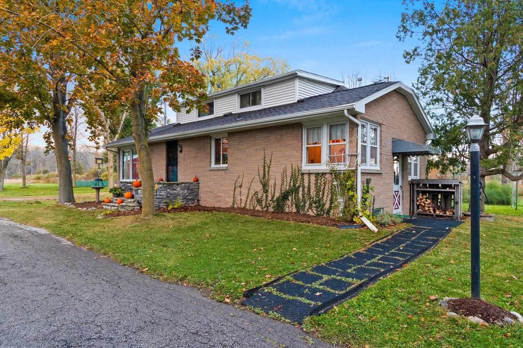 Photo of 4132 Bayside ROAD, Suamico, WI 54173 (MLS # 50319545)