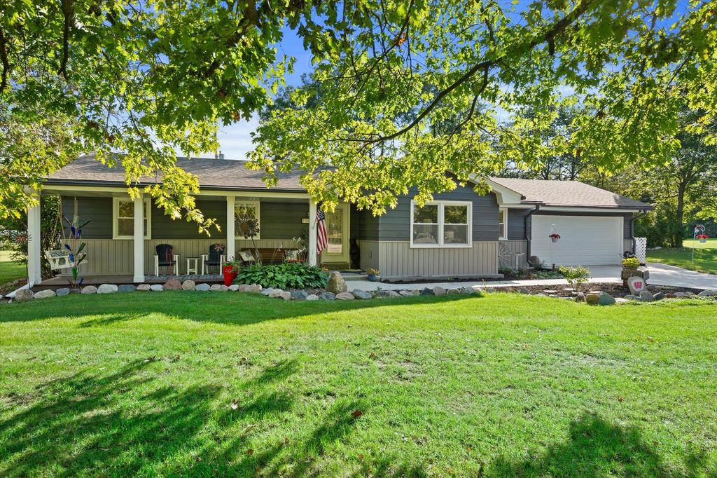 Photo of 15935 Hill COURT, Brookfield, WI 53005 (MLS # 1946089)