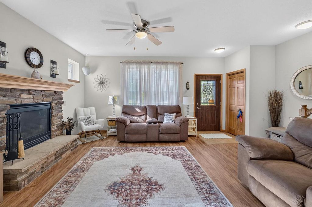 Photo of 972 Stonehaven DRIVE, Sun Prairie, WI 53590 (MLS # 2026635)
