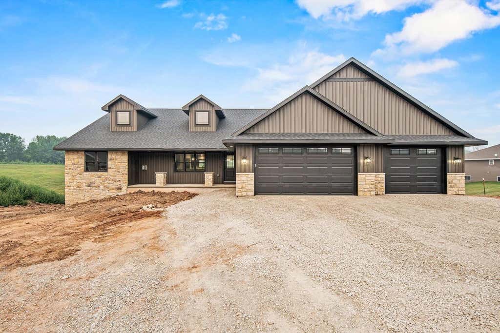 Photo of 6308 Hidden Hills TRAIL, Denmark, WI 54208 (MLS # 50329397)