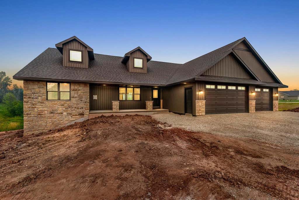 Photo of 6308 Hidden Hills TRAIL, Denmark, WI 54208 (MLS # 50329397)