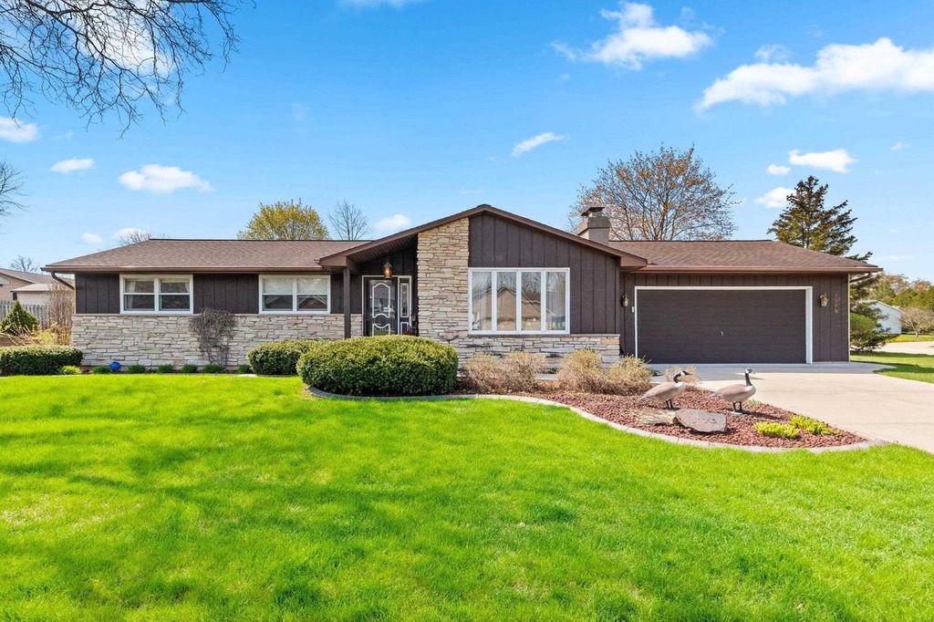 Photo of 2218 Town Hall ROAD, Green Bay, WI 54311 (MLS # 50324933)