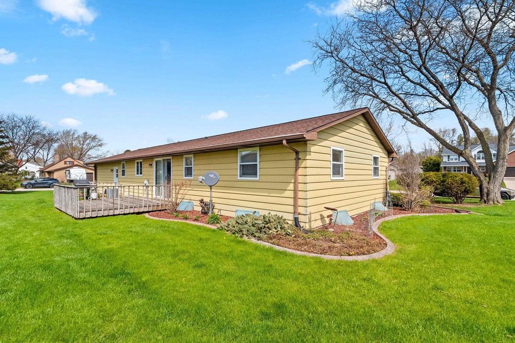 Photo of 2218 Town Hall ROAD, Green Bay, WI 54311 (MLS # 50324933)