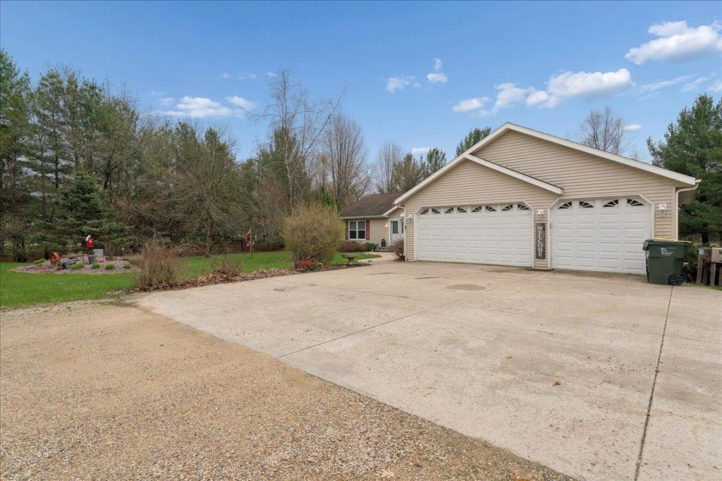 Photo of 29387 Pine Prairie LANE, Lone Rock, WI 53556 (MLS # 2021520)