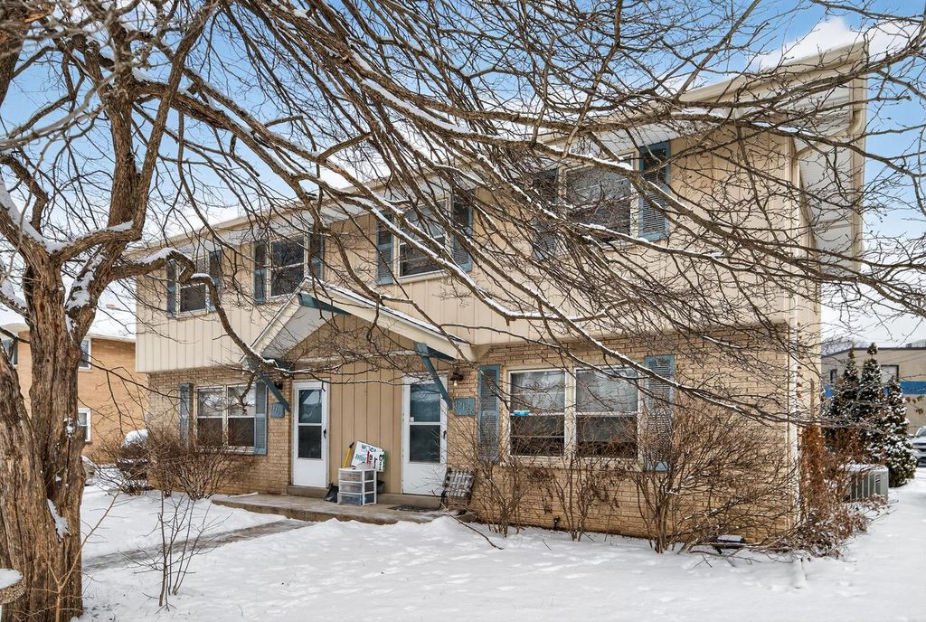 Photo of 12128 W Dearbourn AVENUE #12130, Wauwatosa, WI 53226 (MLS # 1948076)