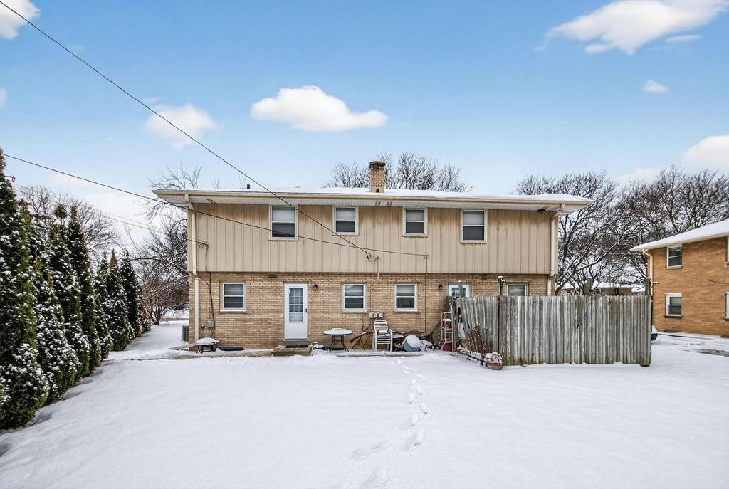 Photo of 12128 W Dearbourn AVENUE #12130, Wauwatosa, WI 53226 (MLS # 1948076)