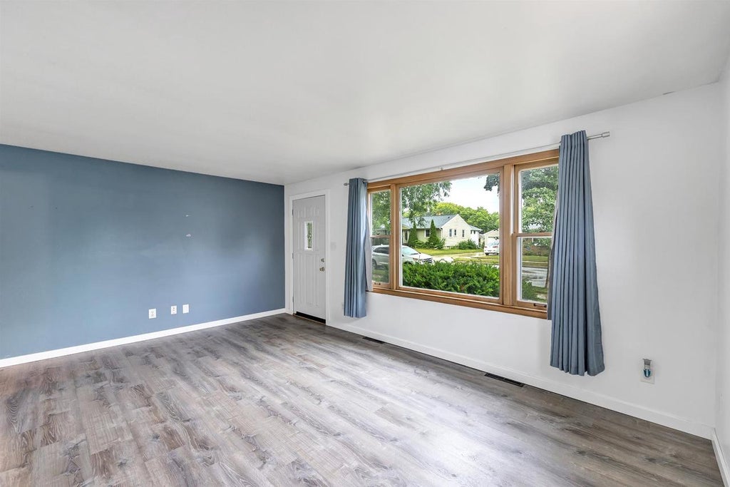 Photo of 536 Fred STREET, Green Bay, WI 54302 (MLS # 50330766)