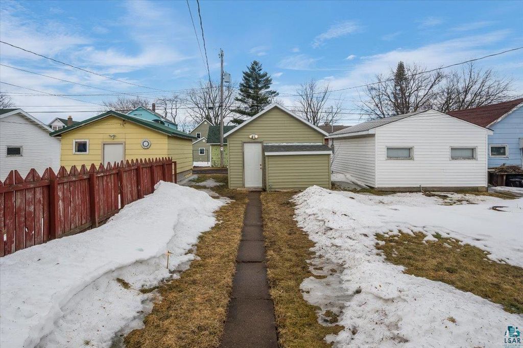 Photo of 1715 Iowa AVENUE, Superior, WI 54880 (MLS # 6123962)