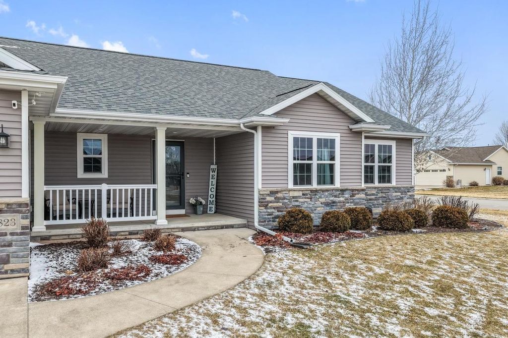 Photo of 1823 Nation COURT, Neenah, WI 54956 (MLS # 50321738)