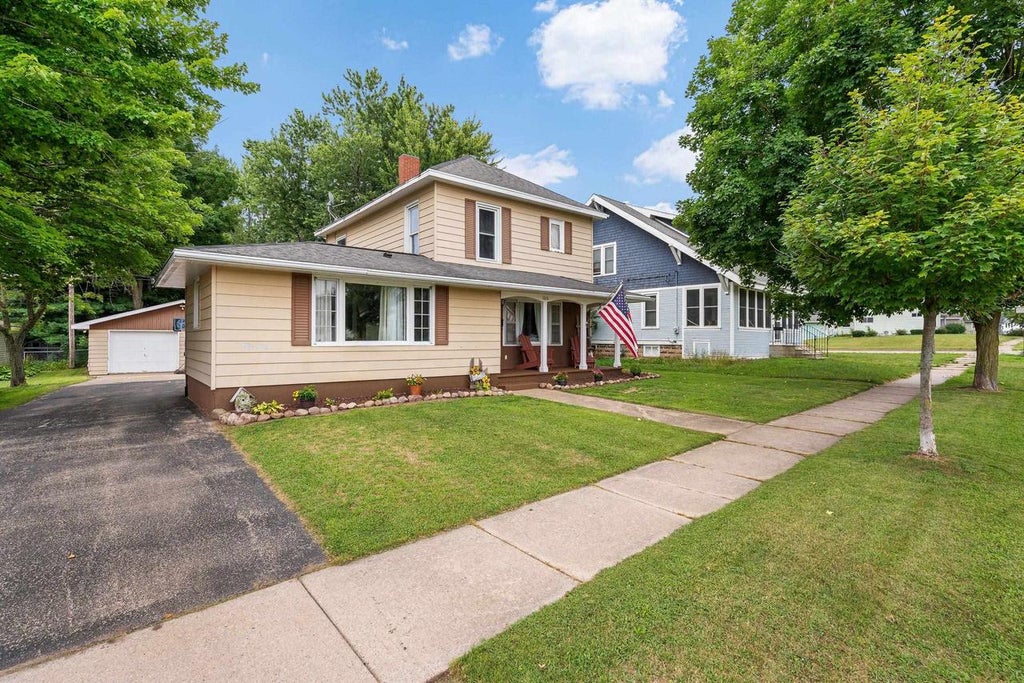 Photo of 1010 S Pearl STREET, New London, WI 54961 (MLS # 50330631)