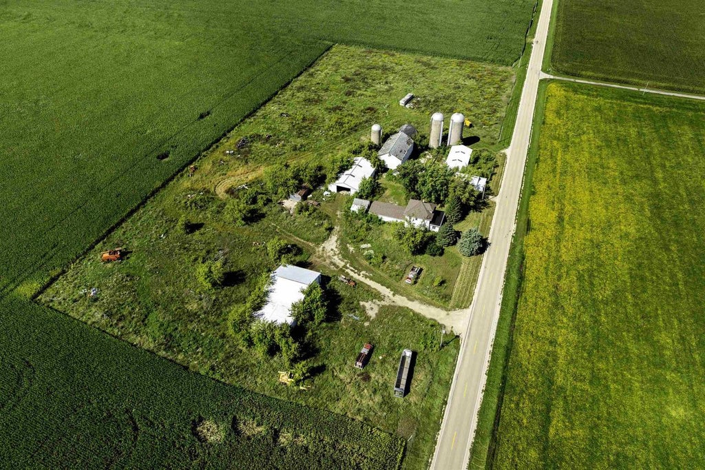 Photo of N1015 County Road Q, Markesan, WI 53946 (MLS # 2032749)