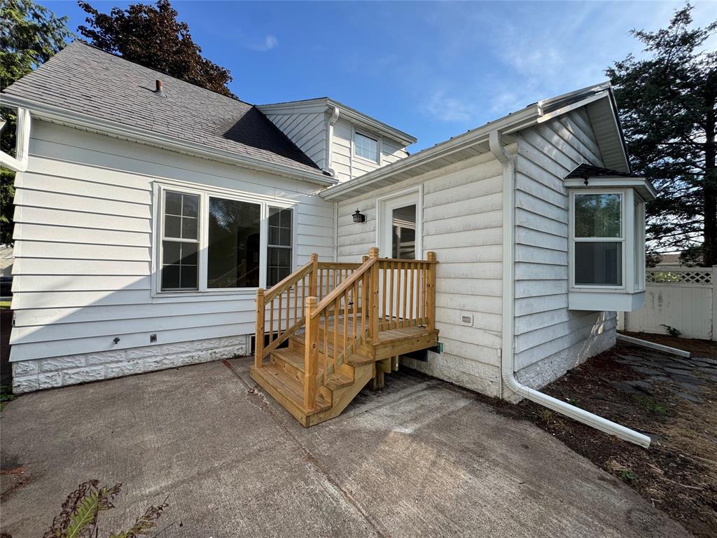 Photo of 1305 Hoover AVENUE, Eau Claire, WI 54701 (MLS # 1604669)