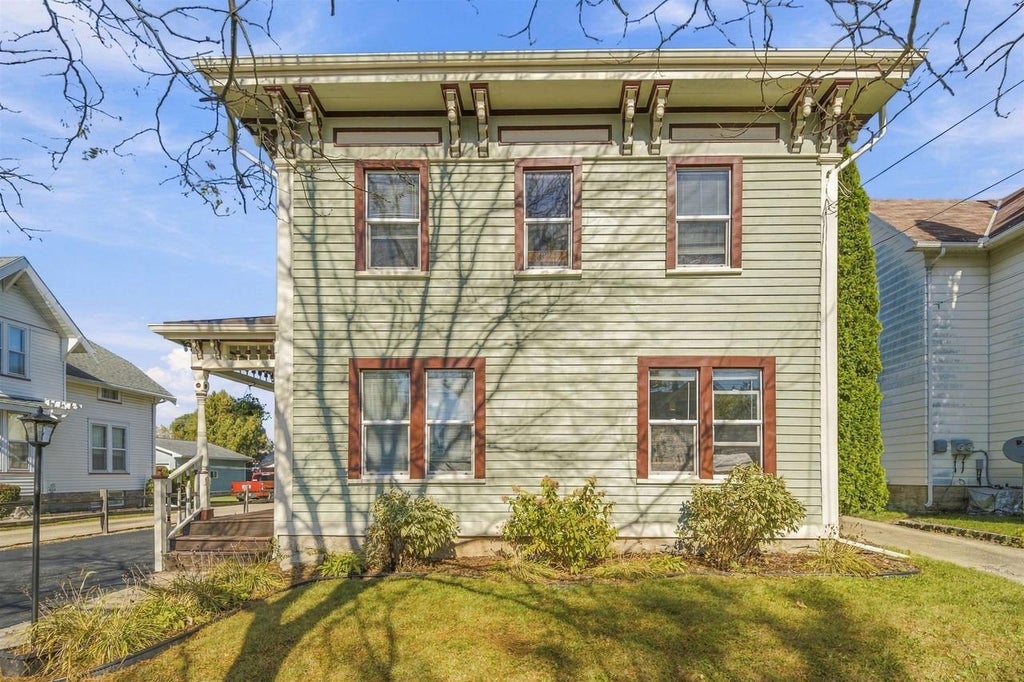 Photo of 422 W 11th AVENUE, Oshkosh, WI 54902 (MLS # 50334863)
