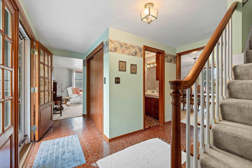 Photo of 300 Tower View DRIVE, Green Bay, WI 54301 (MLS # 50325725)
