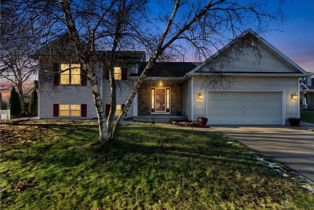 Photo of 706 Amnicon TRAIL, Madison, WI 53718 (MLS # 2014084)