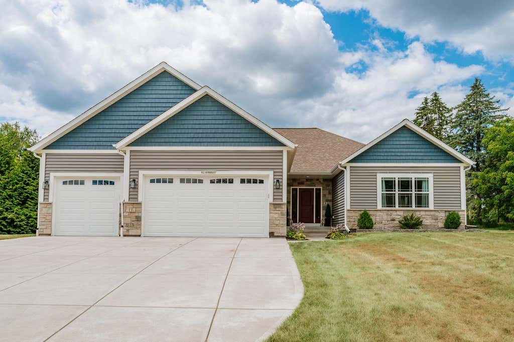 Photo of W218N9691 Happy Hollow LANE, Germantown, WI 53022 (MLS # 1973027)