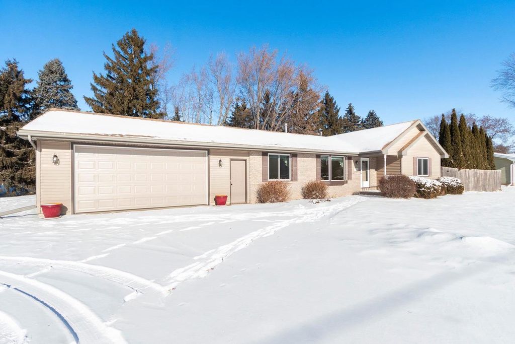 Photo of 2980 W Northland AVENUE, Appleton, WI 54914 (MLS # 50320234)