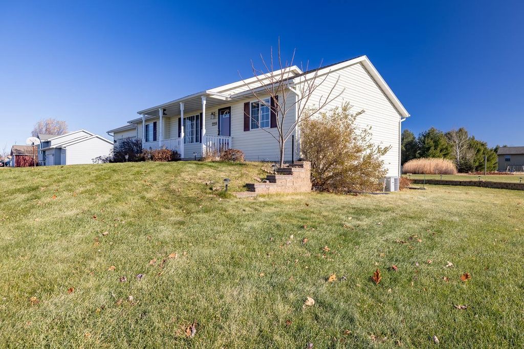 Photo of 2256 Falcon Crest COURT, Kronenwetter, WI 54455 (MLS # 22505531)