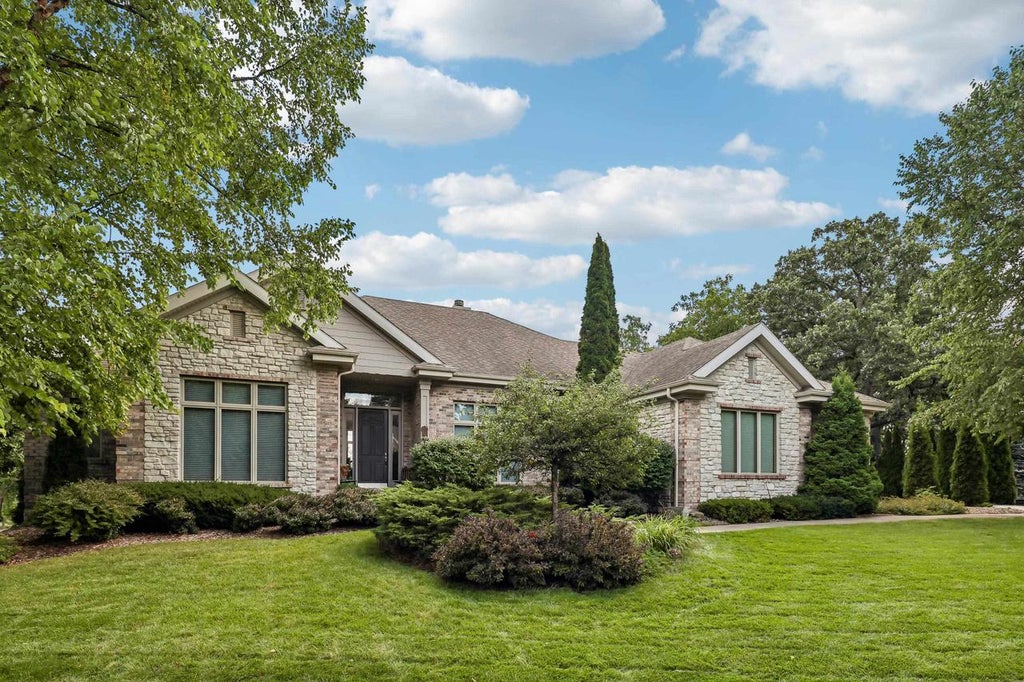 Photo of 1805 Autumn Hill DRIVE, Verona, WI 53593 (MLS # 2030871)
