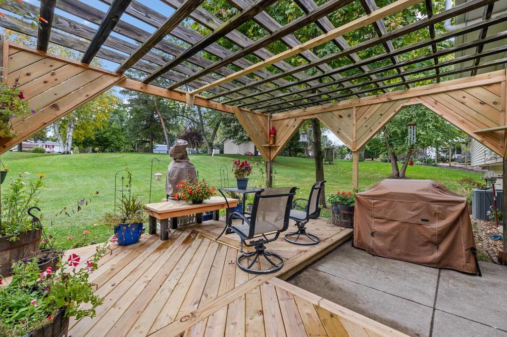 Photo of 6805 Lee ROAD, Hartford, WI 53027 (MLS # 1939640)