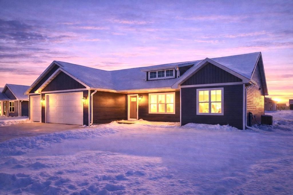 Photo of 2041 Bear Paw TRAIL, Kaukauna, WI 54130 (MLS # 50319733)