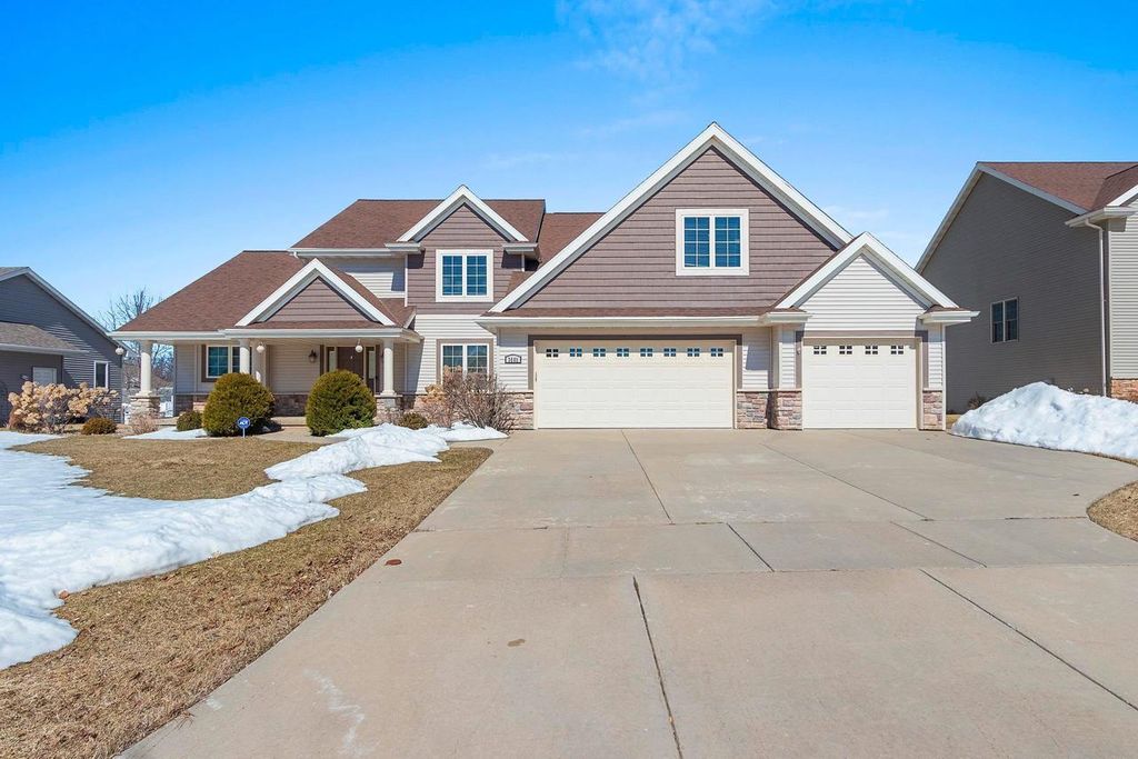 Photo of 3585 Glen Abbey DRIVE, Green Bay, WI 54311 (MLS # 50322659)
