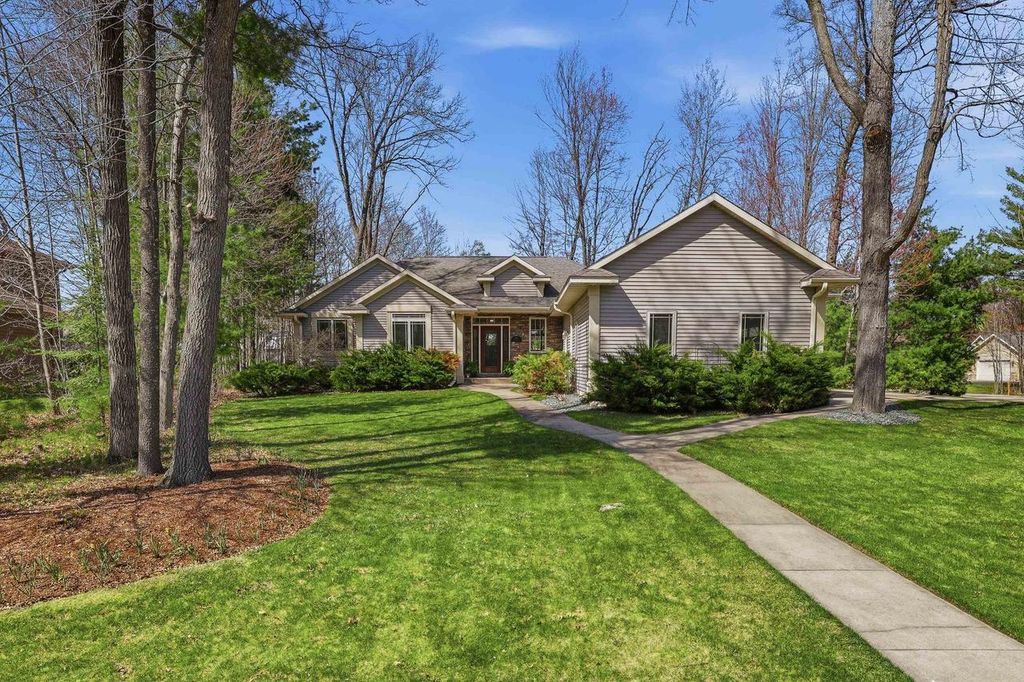 Photo of 1550 Rapid River RUN, Plover, WI 54467 (MLS # 22601620)