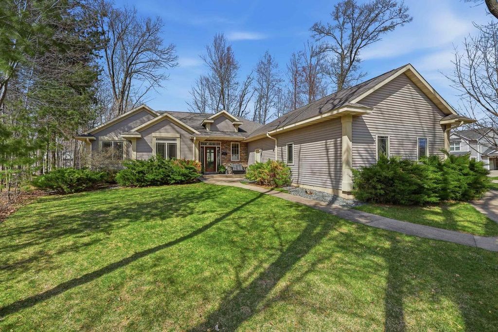 Photo of 1550 Rapid River RUN, Plover, WI 54467 (MLS # 22601620)