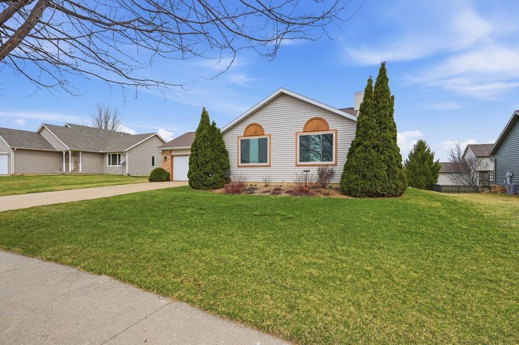 Photo of 1129 Lincoln ROAD, Oregon, WI 53575 (MLS # 2019208)