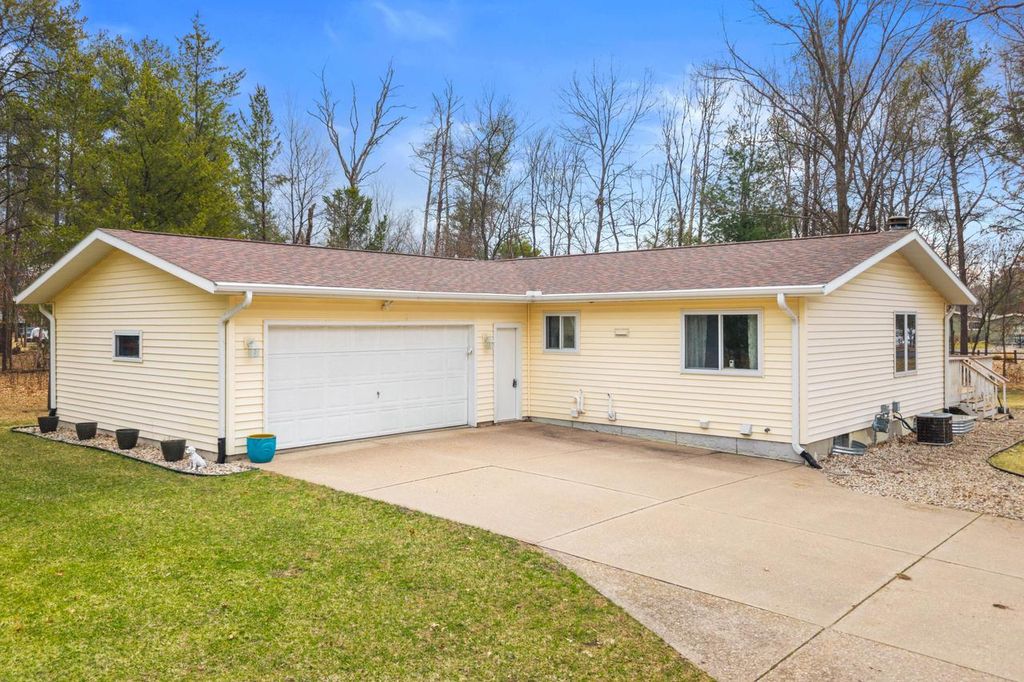 Photo of 936 Sussex COURT, Nekoosa, WI 54457 (MLS # 1958583)