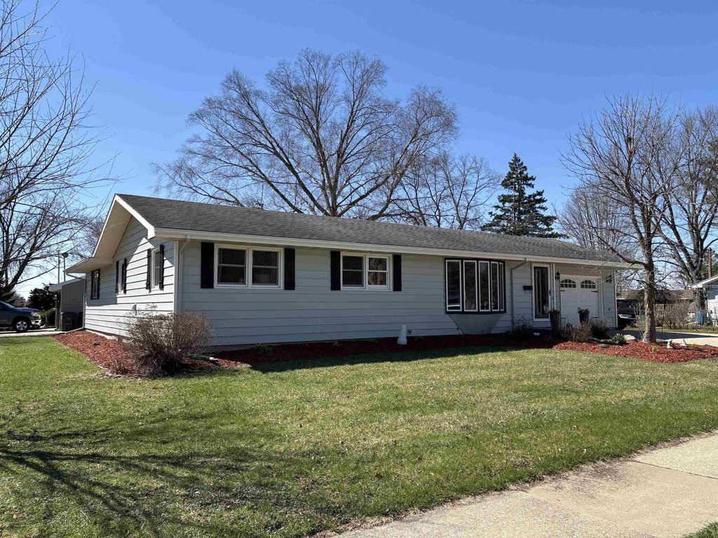 Photo of 907 Lamar DRIVE, Milton, WI 53563 (MLS # 2020214)