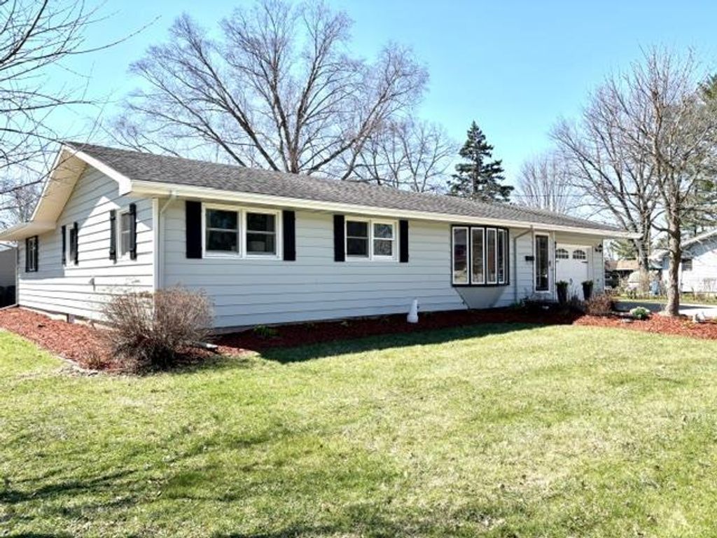 Photo of 907 Lamar DRIVE, Milton, WI 53563 (MLS # 2020214)