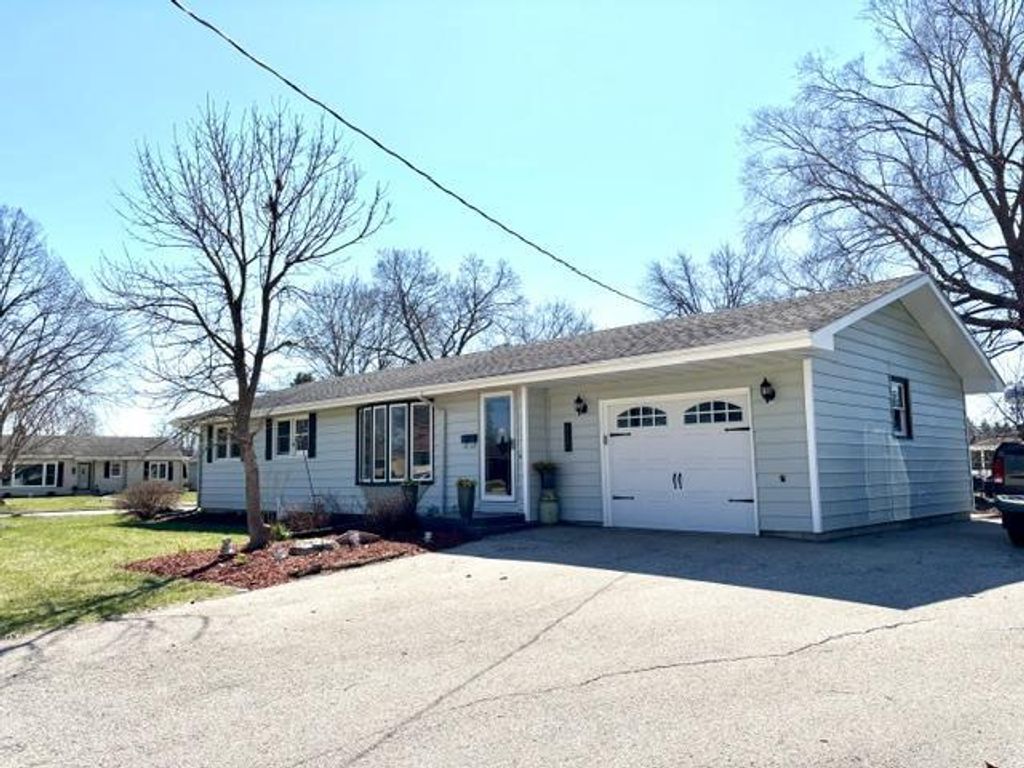 Photo of 907 Lamar DRIVE, Milton, WI 53563 (MLS # 2020214)