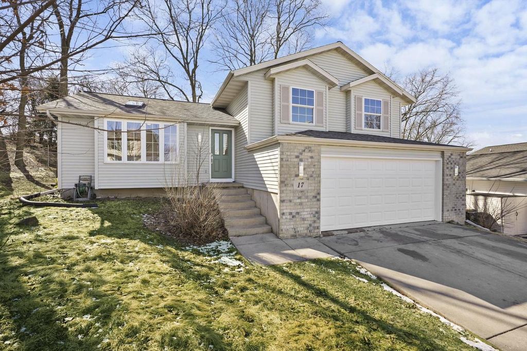 Photo of 17 Kresteller CIRCLE, Madison, WI 53719 (MLS # 2017146)
