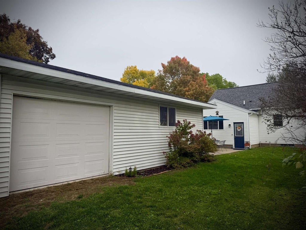 Photo of 1008 N 5th AVENUE, Wausau, WI 54401 (MLS # 22604882)