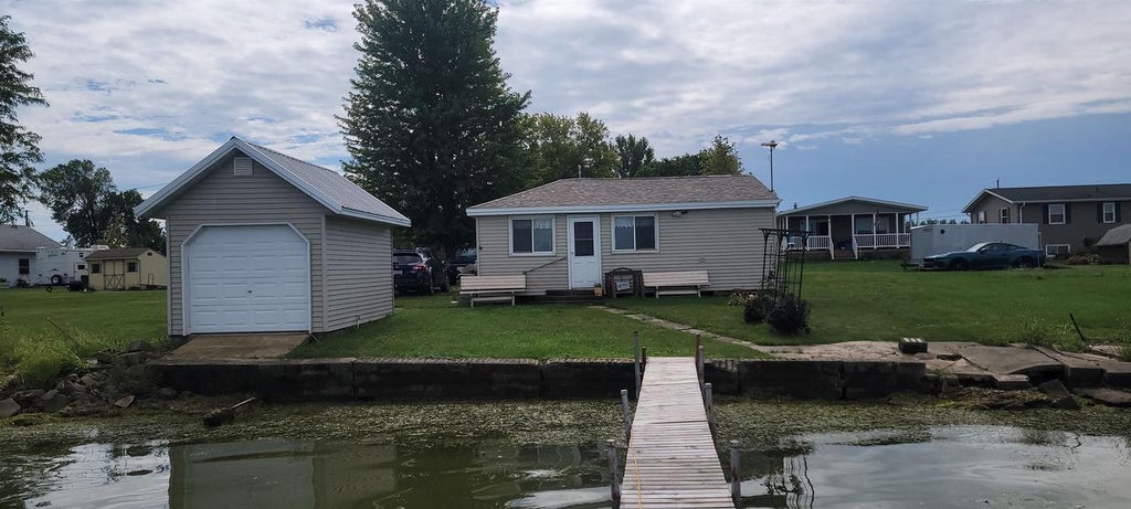 Photo of 7036 Krohn ROAD, Winneconne, WI 54986 (MLS # 50332187)