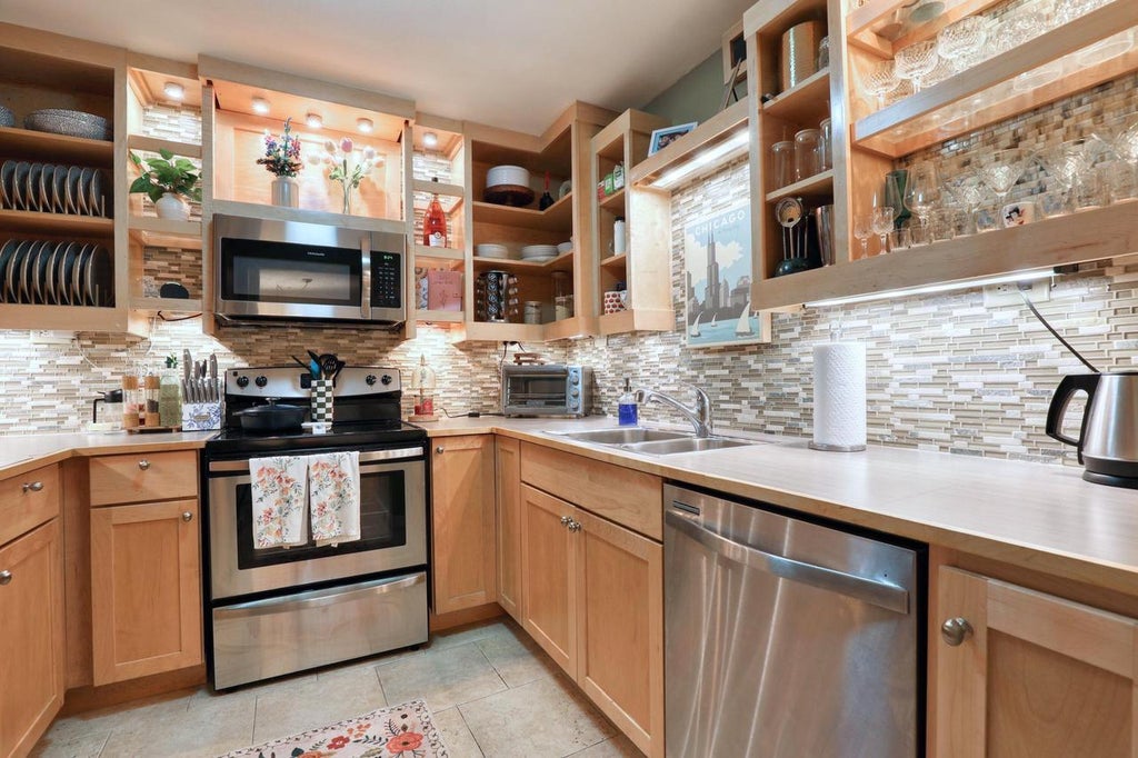Photo of 5200 S Tuckaway BOULEVARD #365, Milwaukee, WI 53221 (MLS # 1984385)