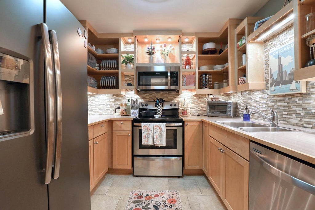 Photo of 5200 S Tuckaway BOULEVARD #365, Milwaukee, WI 53221 (MLS # 1984385)