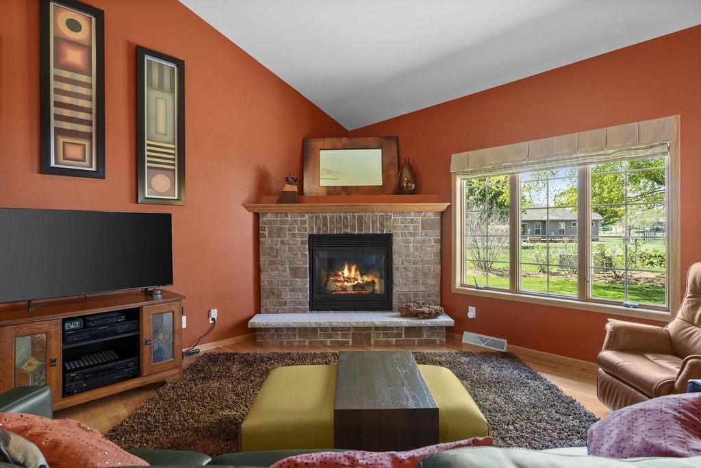 Photo of 405 Lindsay WAY, Cottage Grove, WI 53527 (MLS # 2022585)