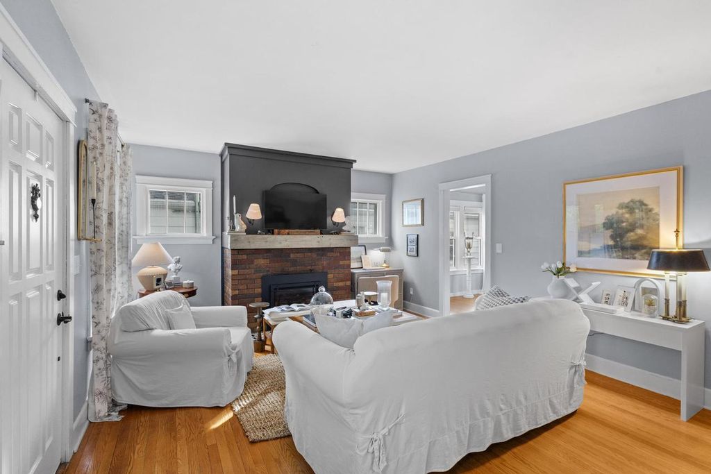 Photo of 1940 E Washington AVENUE, Madison, WI 53704 (MLS # 2020452)